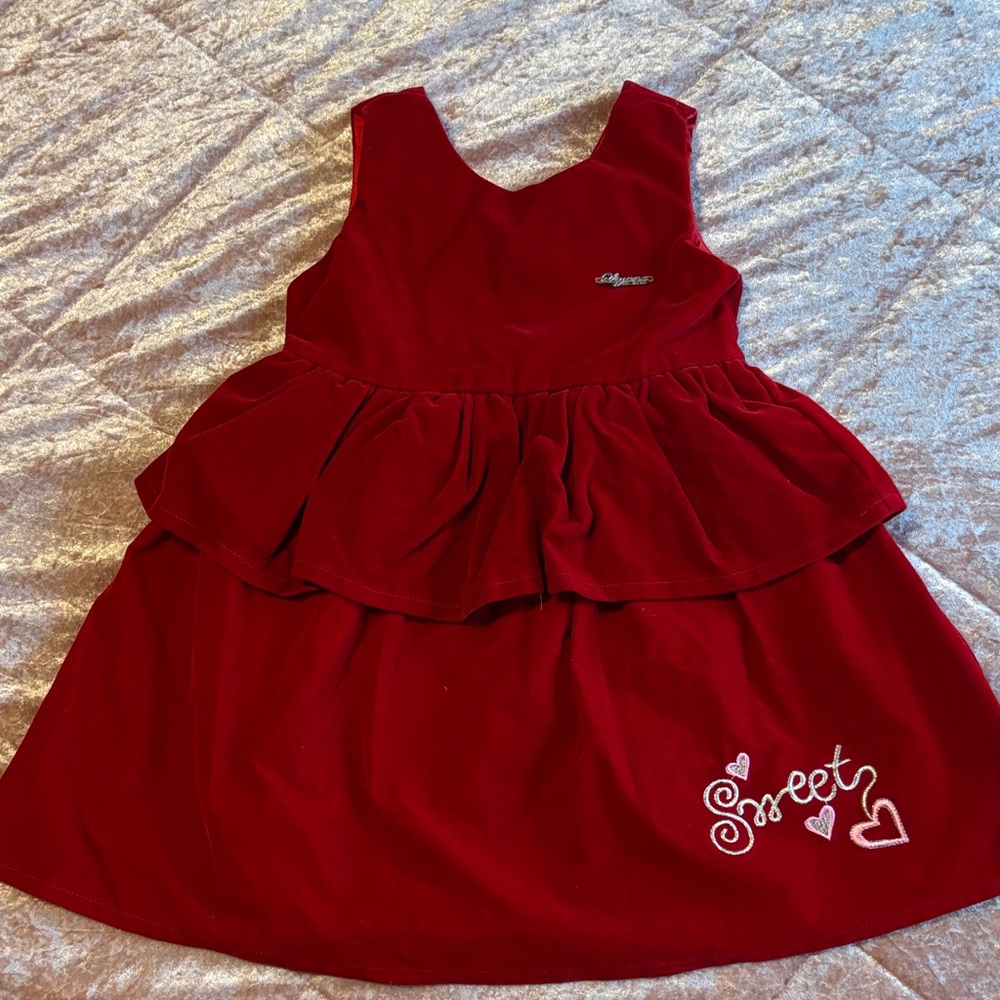 Red Sleeveless Dress with Sweet Embroidery